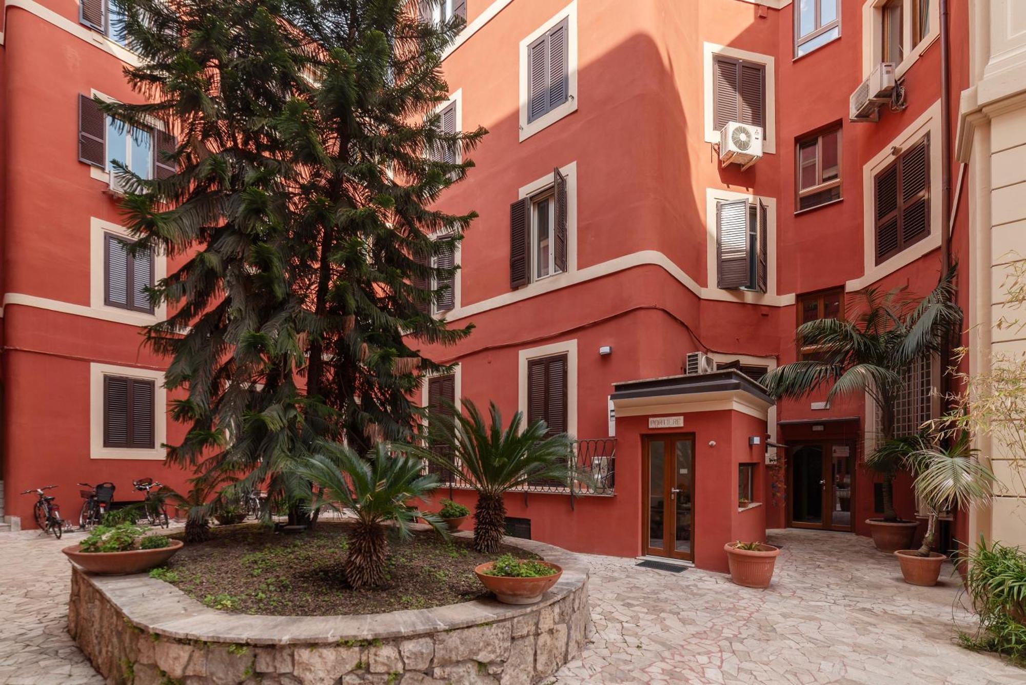 Vatican Night Suites Roma Esterno foto